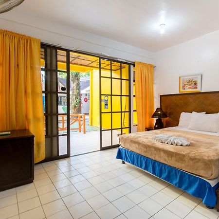 The Club Ten Beach Resort Boracay Balabag  Buitenkant foto